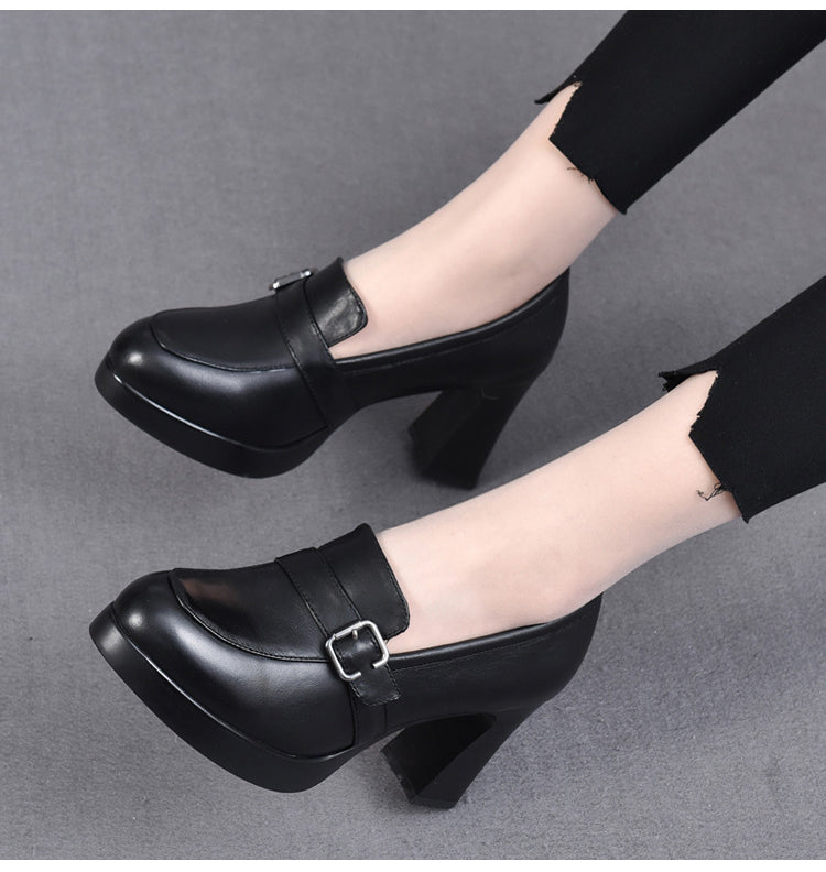 Scarpe comode con tacco e suola morbida (S)