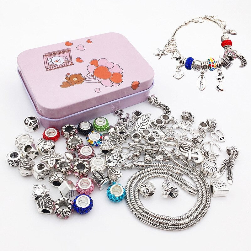 Set 3 bracciali con 62 ciondoli (TRASF)