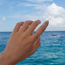 Carica l&#39;immagine nel visualizzatore di Gallery, Anello onda (OFF) (S)
